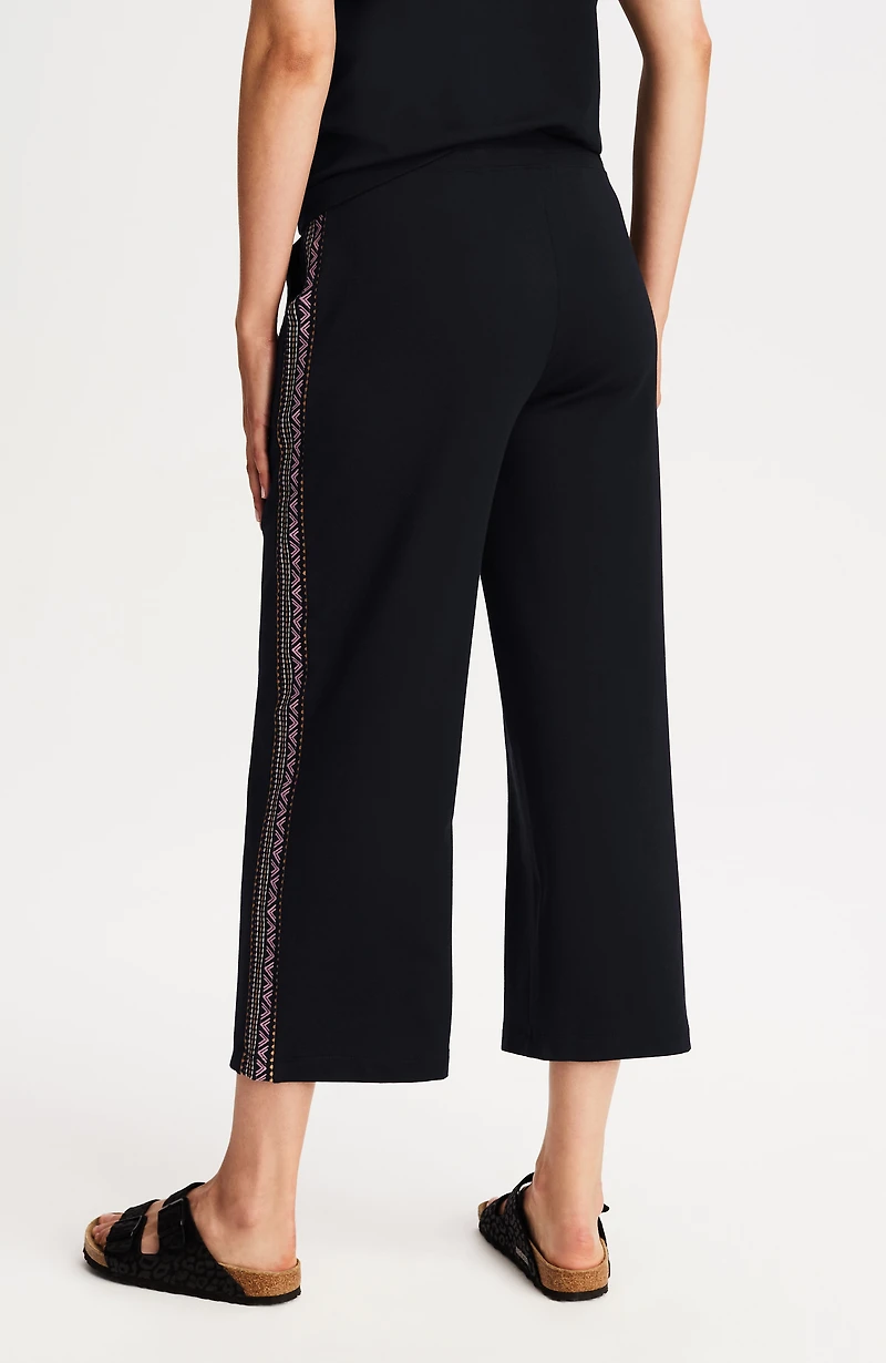 fit french terry embroidered wide-leg crops