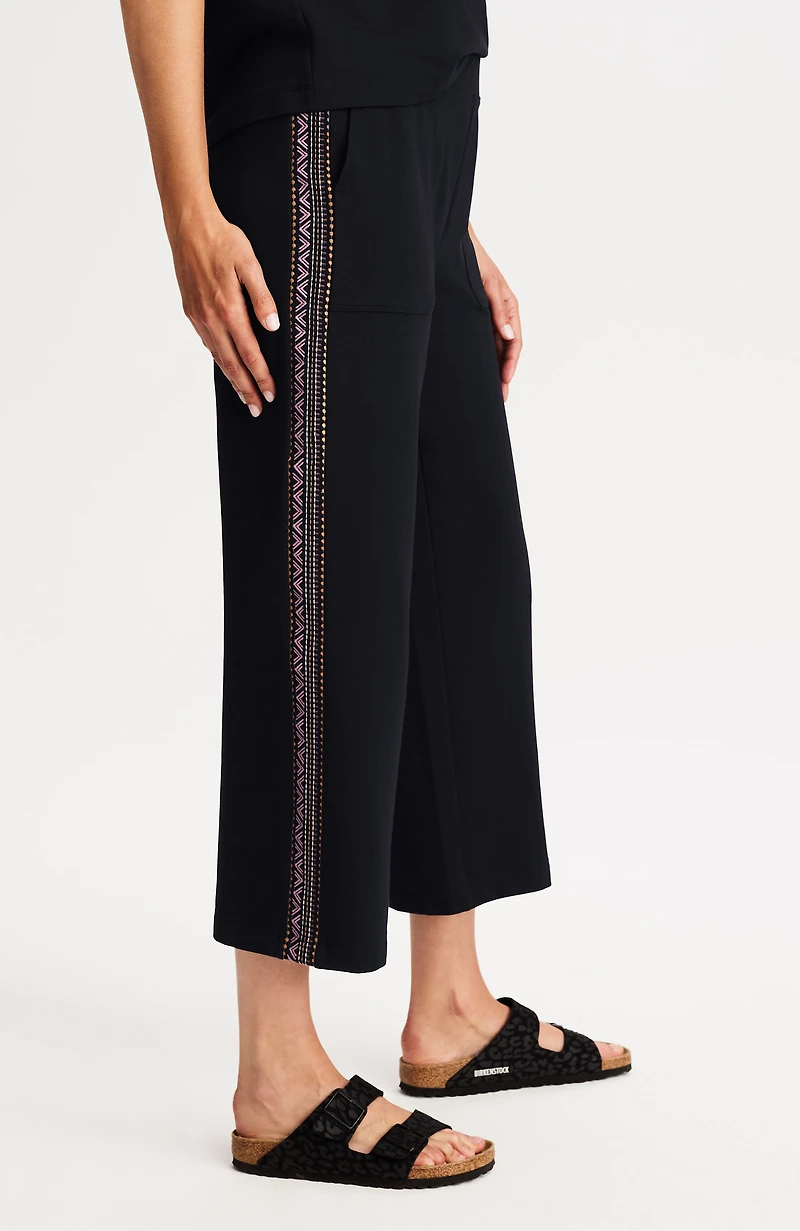 fit french terry embroidered wide-leg crops