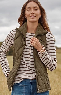 diamond-quilted puffer vest