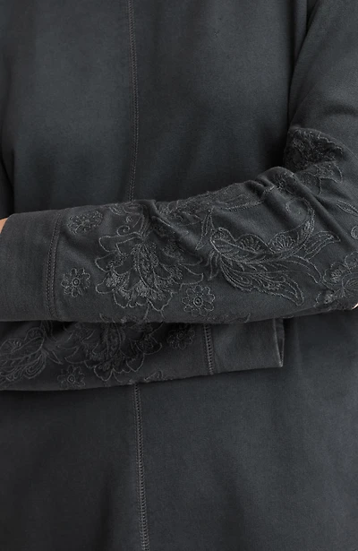 fit embroidered garment-dyed pullover