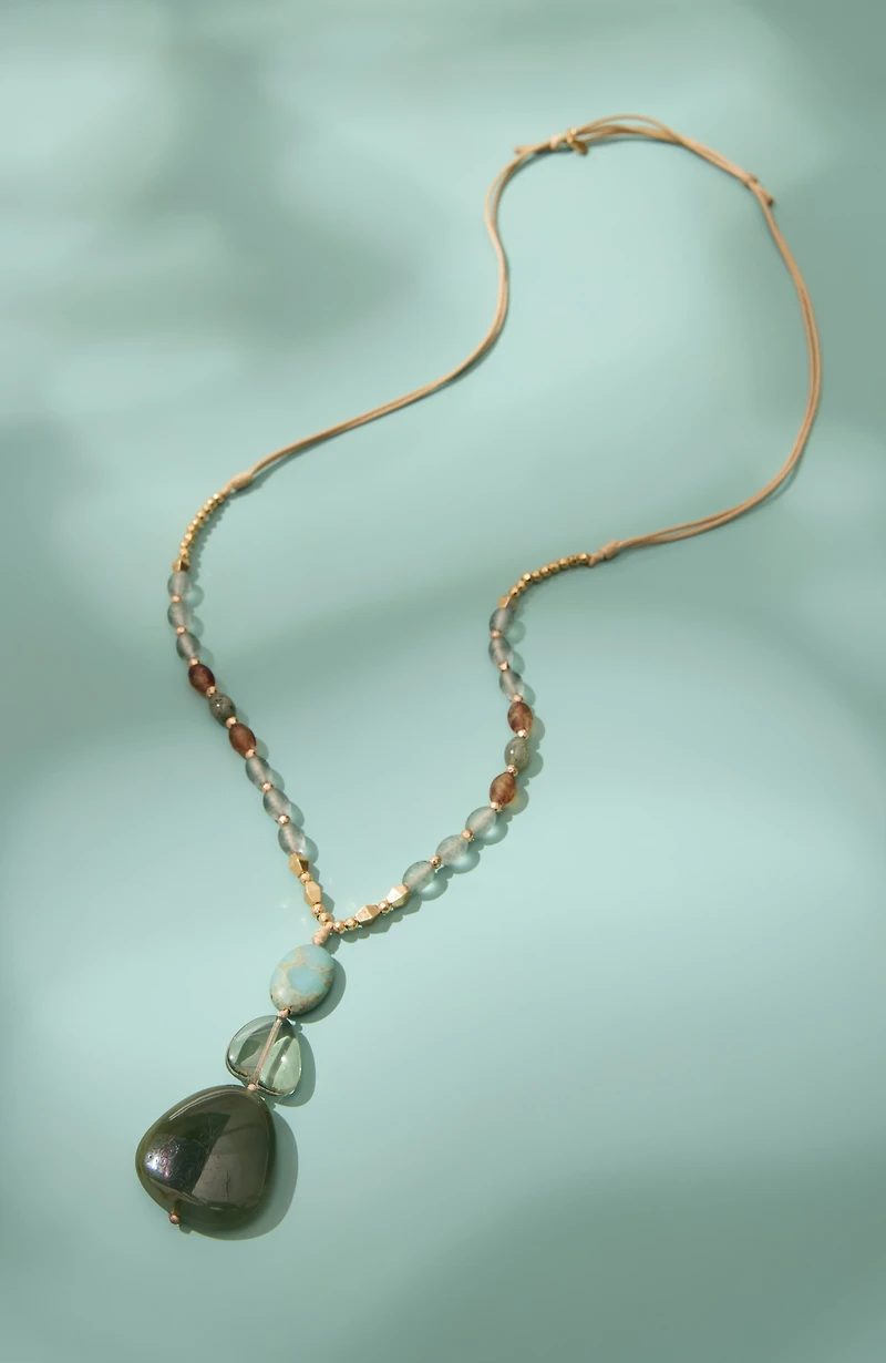 artisanal beaded pendant necklace