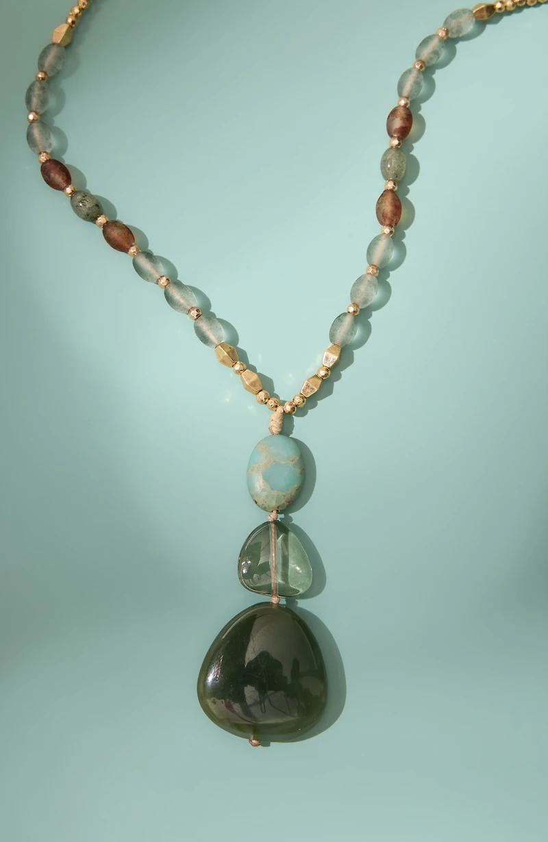 artisanal beaded pendant necklace