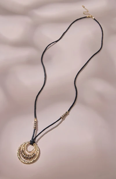 multi-metal circle pendant necklace