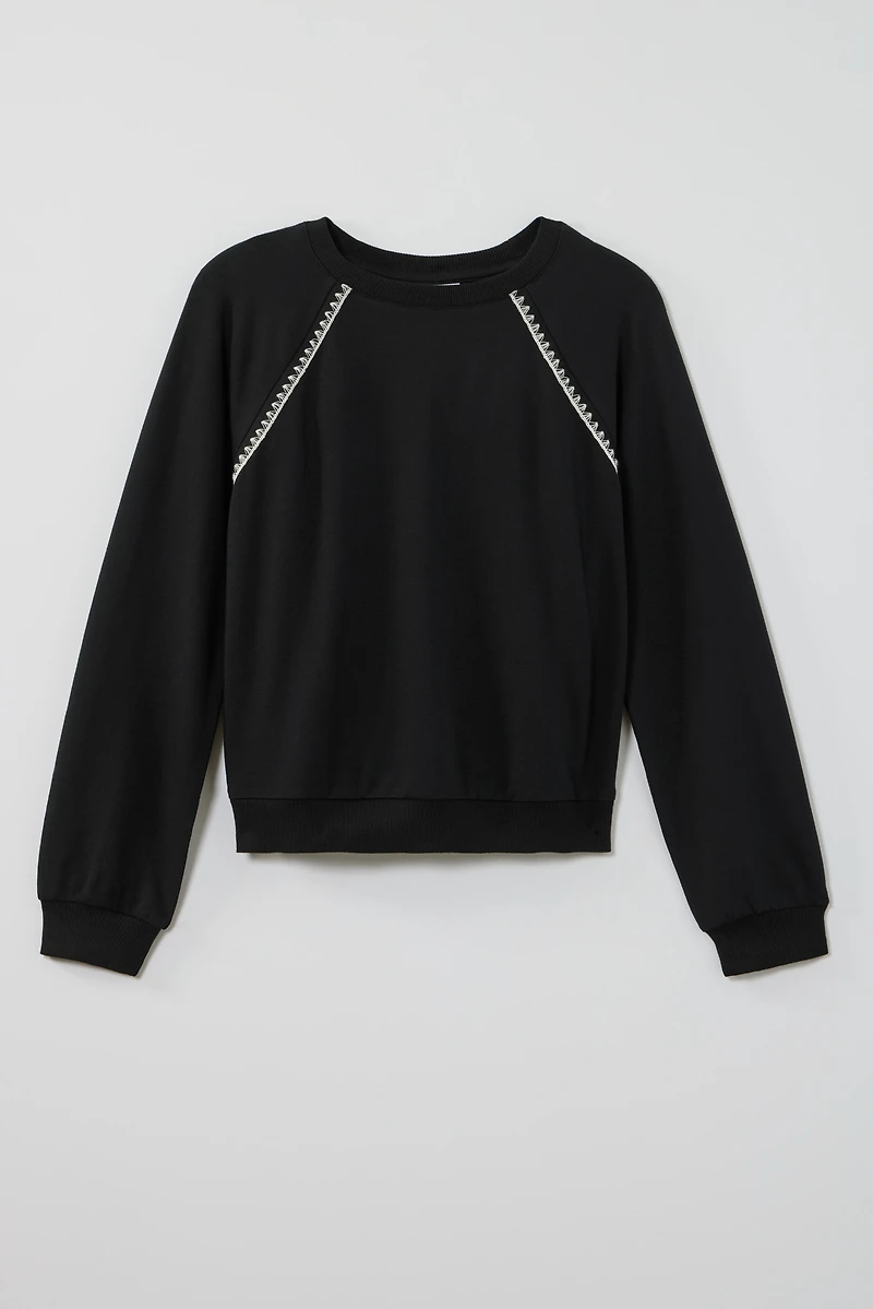 fit whipstitched pullover