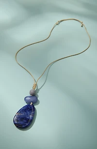 blue beaded pendant necklace