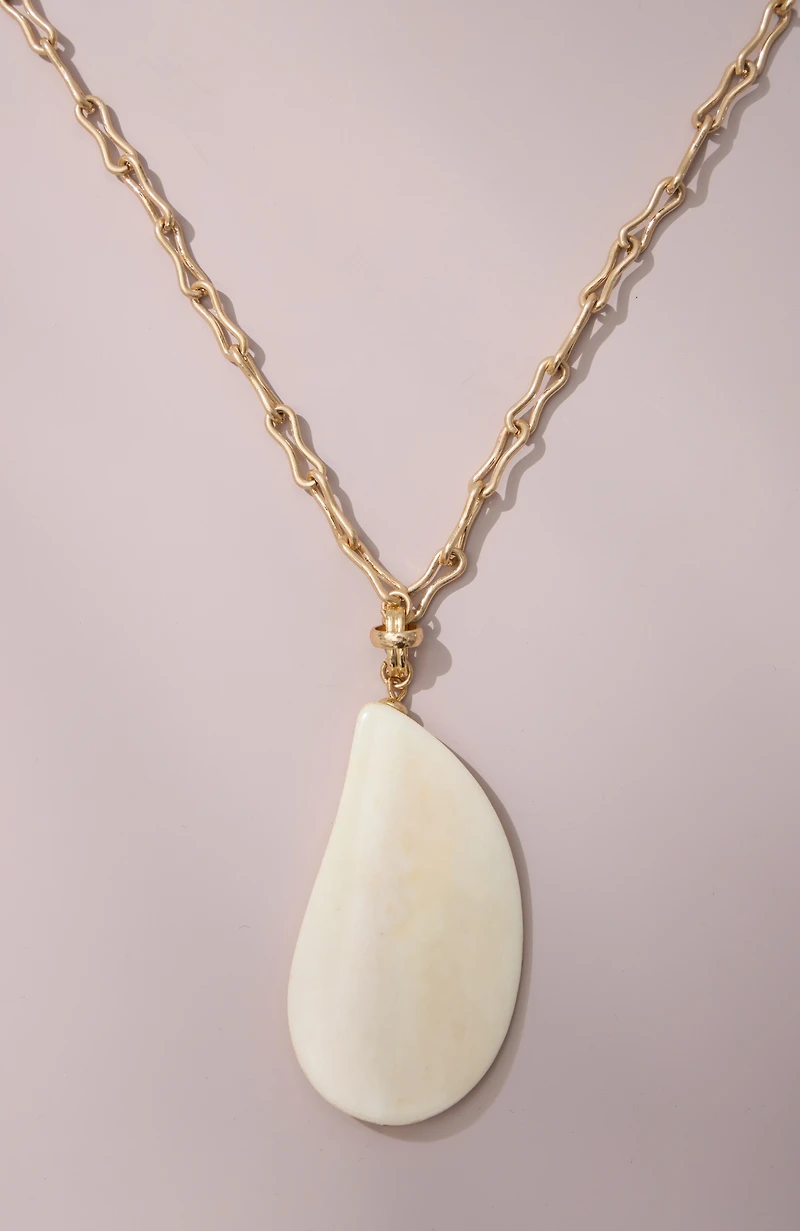 horn teardrop pendant necklace