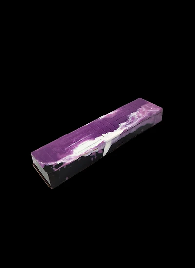 Bar filled with blackcurrant and dark chocolate ganache 8 units
