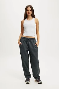Plush Essential Barrel Sweatpant