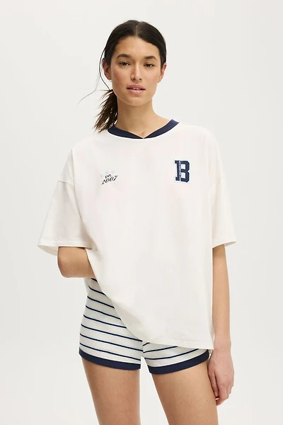90’S Oversized Sporty V-Neck Tee