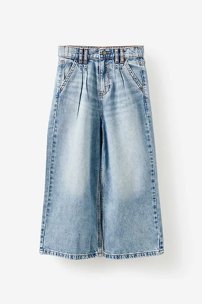 Pleat Front Relaxed Denim Jean