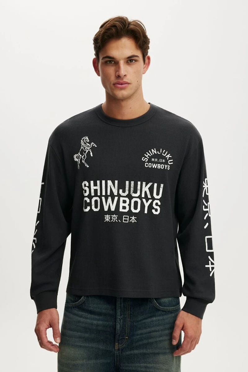 Cropped Fit Textured Graphic Ls T-Shirt