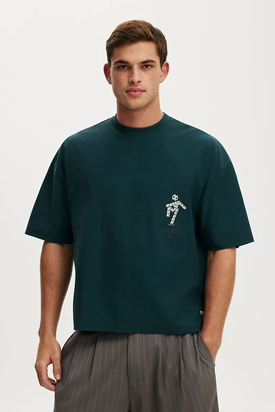 Cropped Fit FIFA T-Shirt