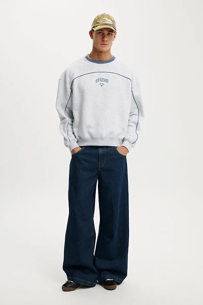 Box Fit Graphic Crew Sweater