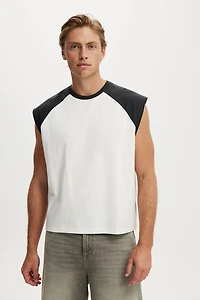 Cropped Fit Muscle
