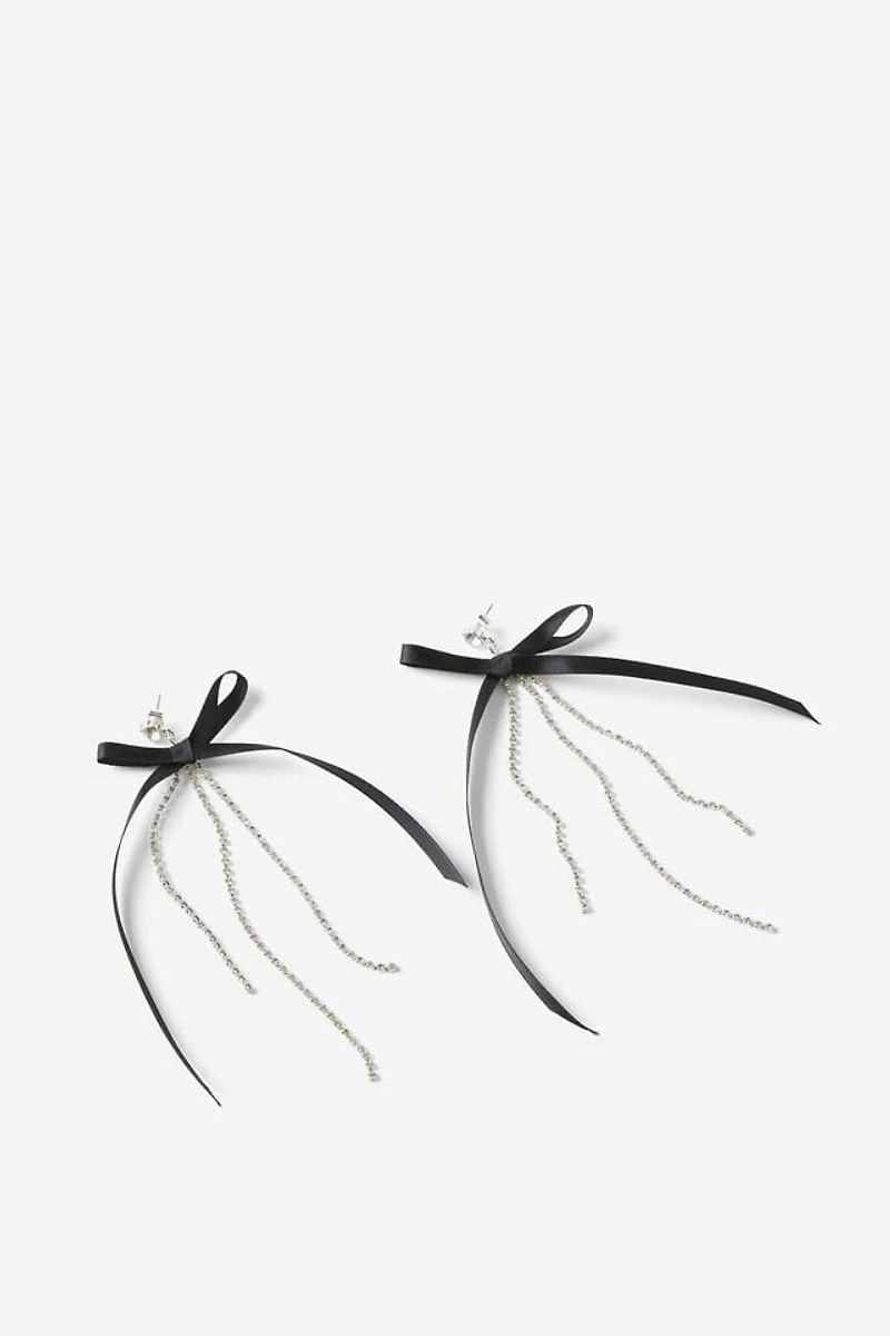Mid Charm Earring