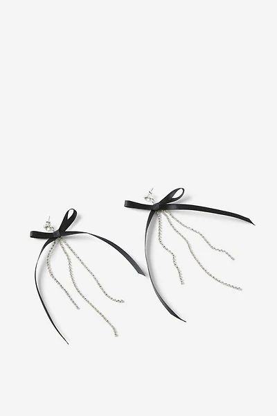 Mid Charm Earring