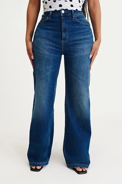 Curvy Stretch Wide Jean