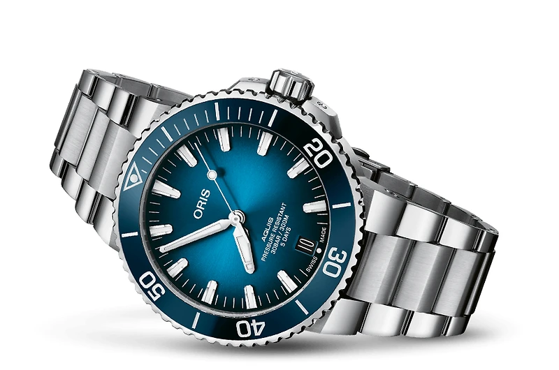 Oris Aquis Date Calibre 400 Blue Dial 44MM Automatic
