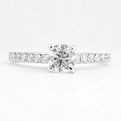 Round Cut Engagement Ring