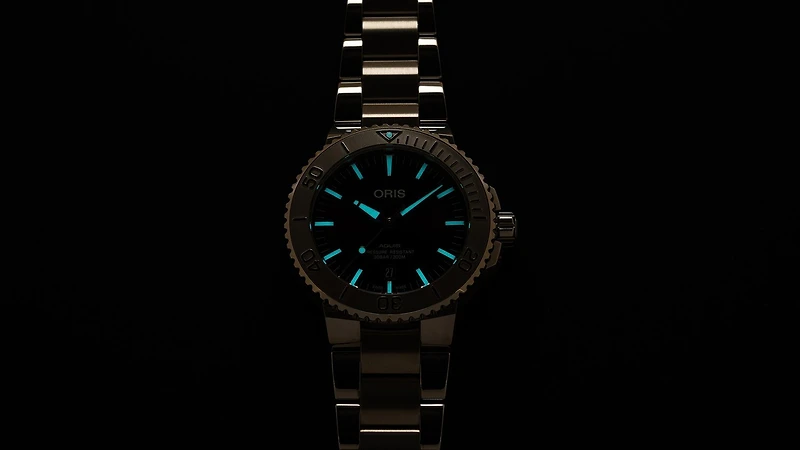 Oris Aquis Divers Date Relief Red Dial 44MM Automatic