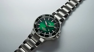 Oris Aquis Date Calibre 400 Green Dial 43.5MM Automatic