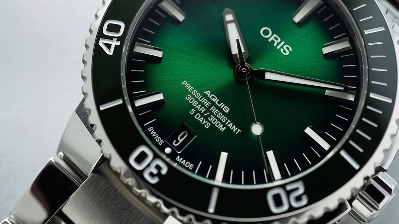 Oris Aquis Date Calibre 400 Green Dial 43.5MM Automatic