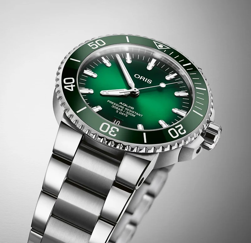 Oris Aquis Date Calibre 400 Green Dial 43.5MM Automatic