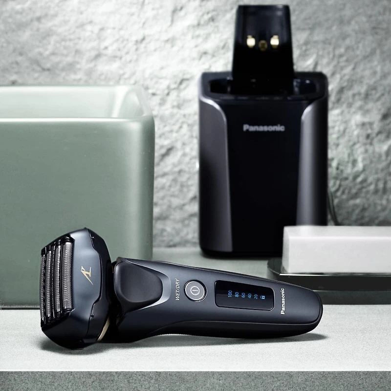 Panasonic  ESLV97-K  Arc5 5-Blade Wet/Dry Electric Shaver with Cleaning Station