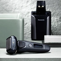 Panasonic  ESLV97-K  Arc5 5-Blade Wet/Dry Electric Shaver with Cleaning Station