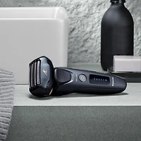 Panasonic ESLV67 Premium 5-blade Wet & Dry Electric Shaver, ARC5  Black