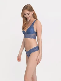 Melanie Hipster String