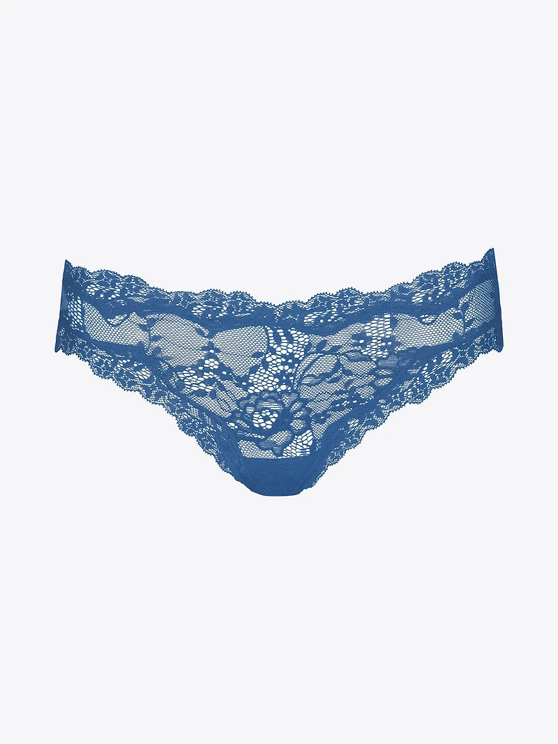 Melanie Hipster String