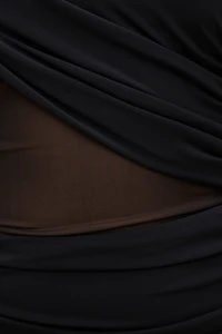 Minirobe sculptante et drapée