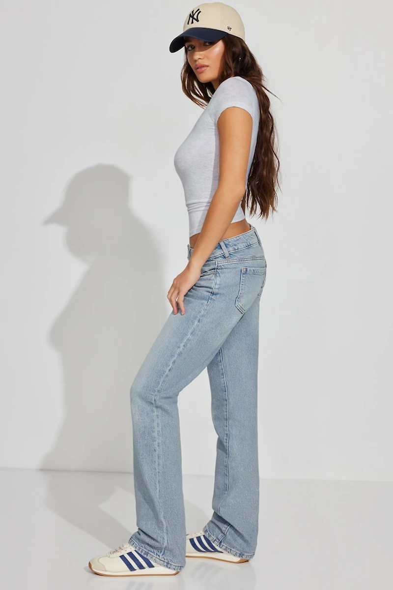 Jean droit à taille ultrabasse