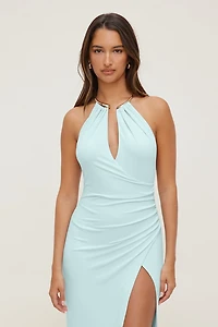 Robe maxi sculptante à collier intégré