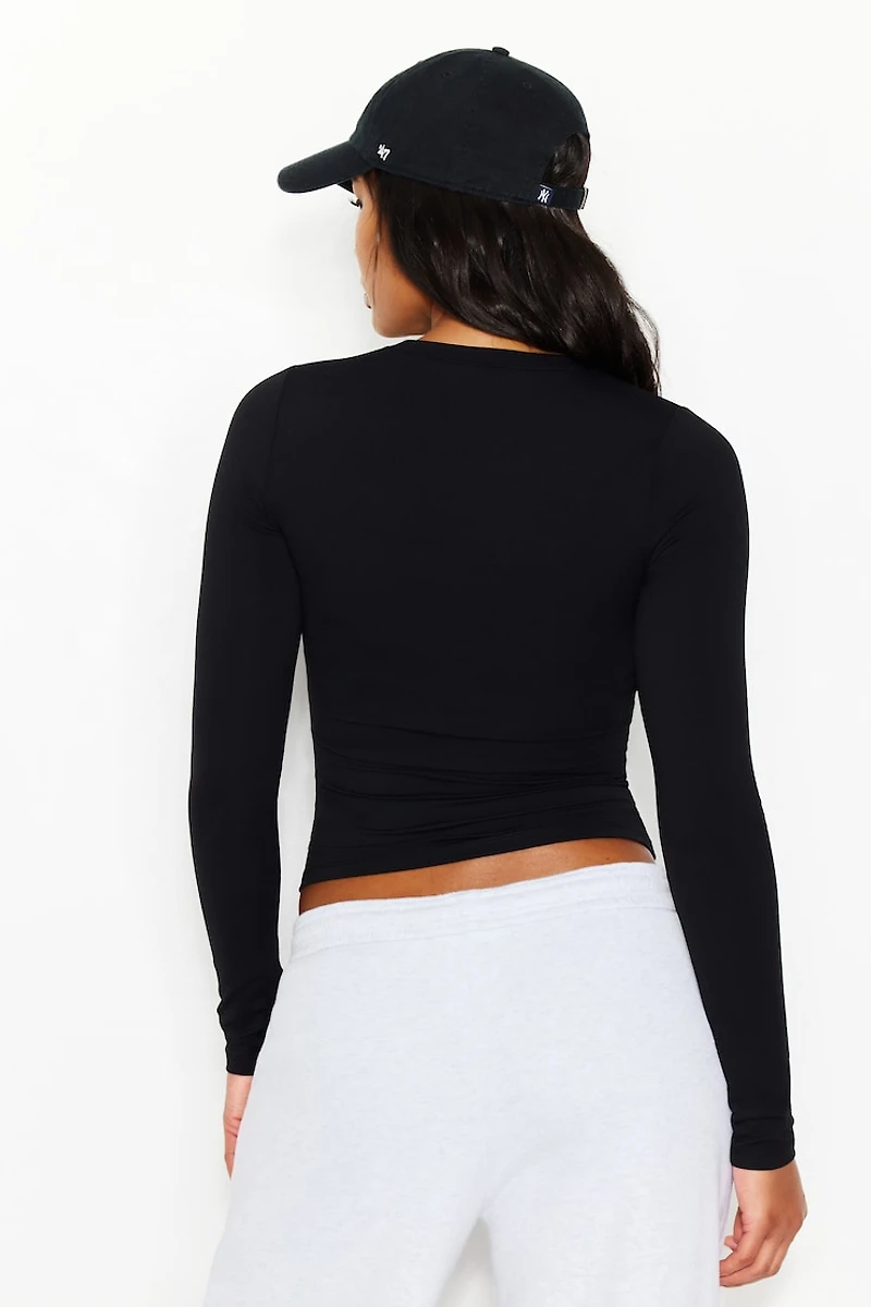 Sleek Crewneck Longsleeve Top
