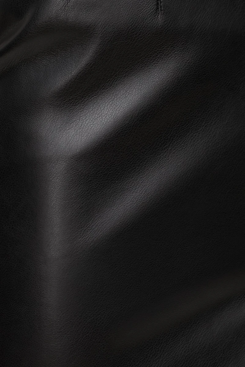 Jupe midi en faux cuir
