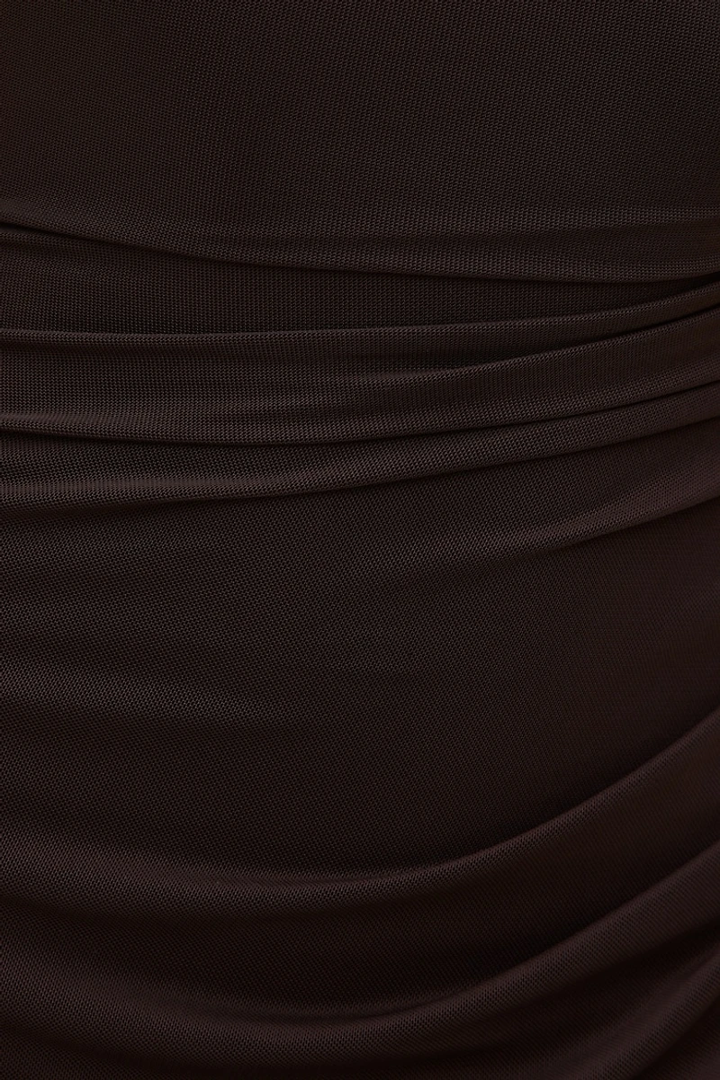 Robe maxi en maille diaphane froncée