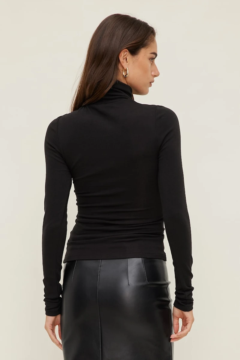 Fitted Turtleneck Top