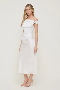 Haut sculptant orné d'une boucle