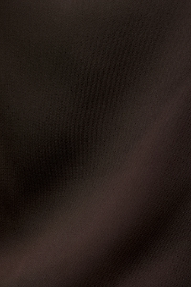 Blouse à épaules dégagées en satin