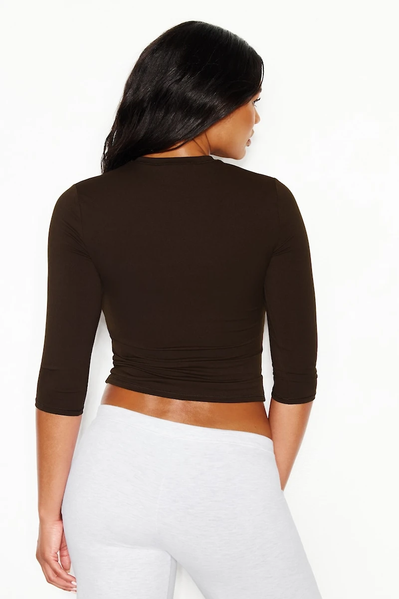 Sleek High V-Neck 3/4 Sleeve Top