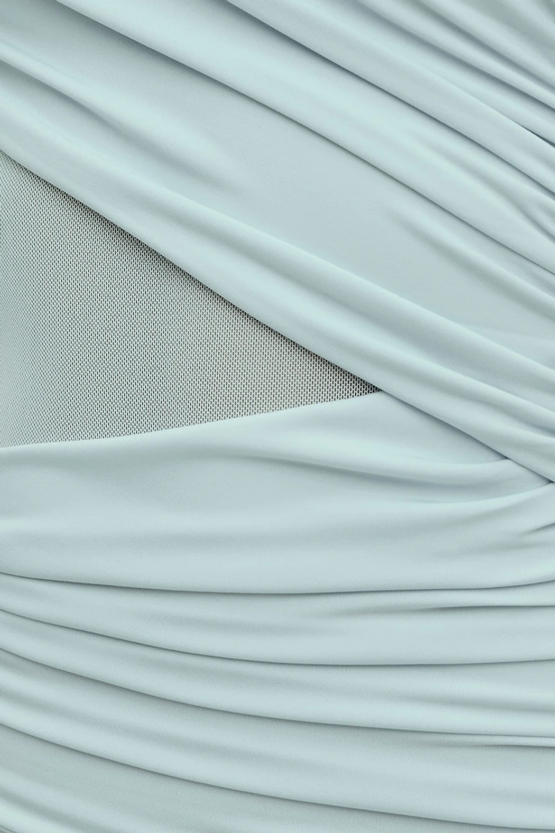 Minirobe sculptante et drapée