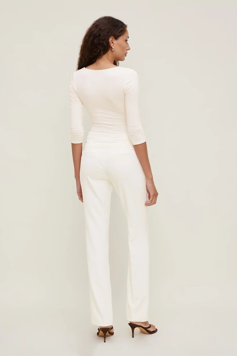 Pantalon ajusté à jambe droite taille haute