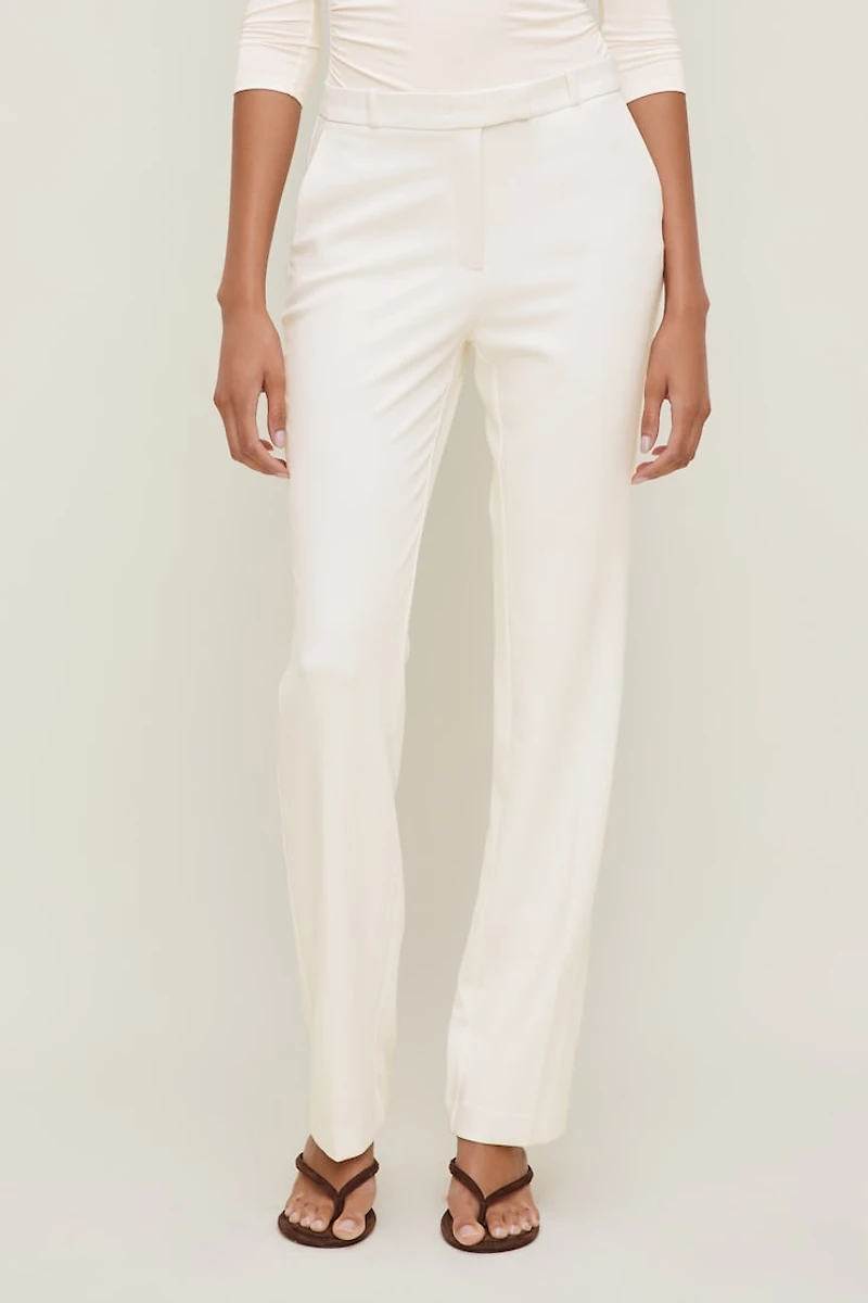 Pantalon ajusté à jambe droite taille haute