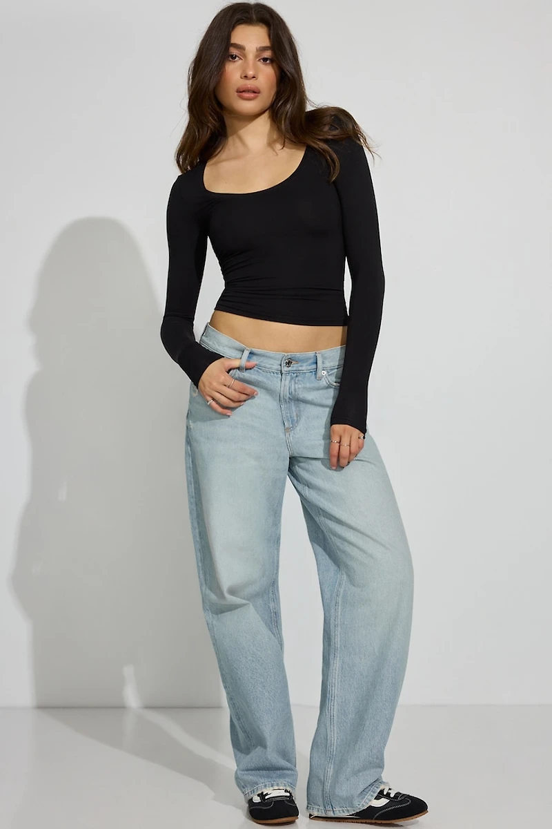 Smooth Scoop Neck Long Sleeve Top
