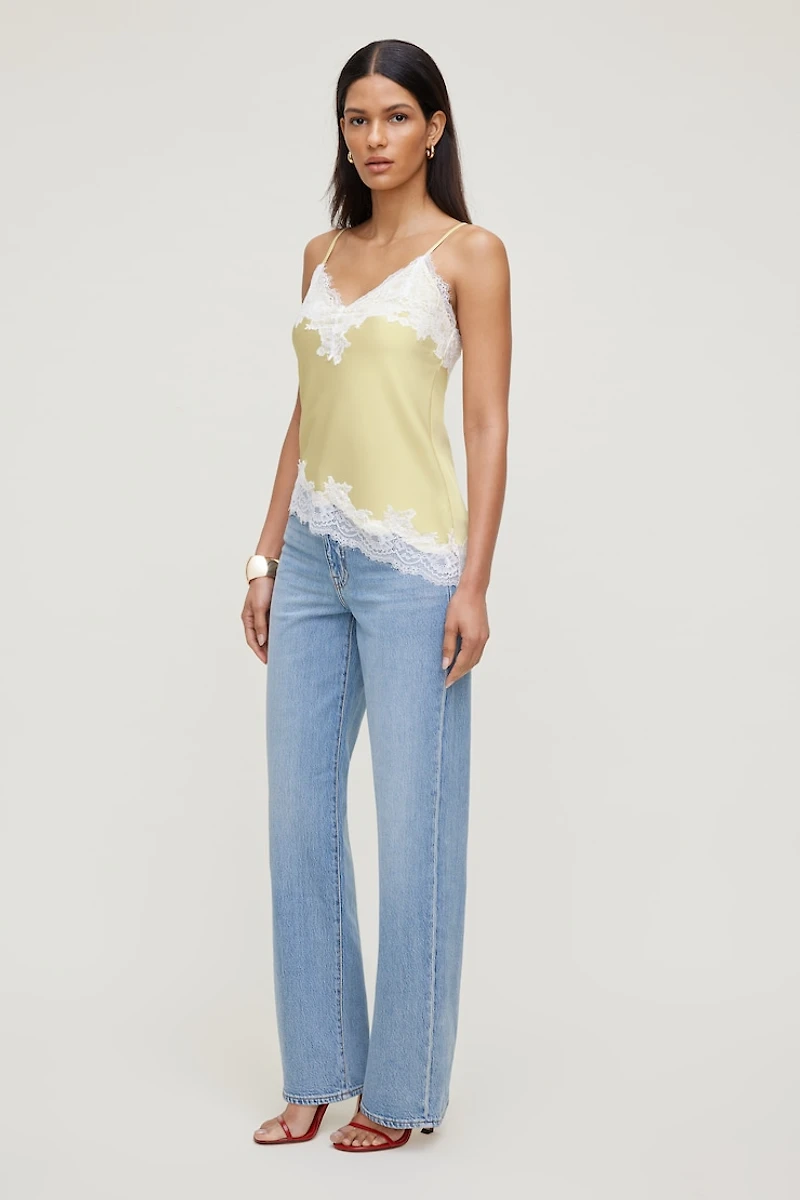 Camisole asymétrique en satin à bordure de dentelle Cassie