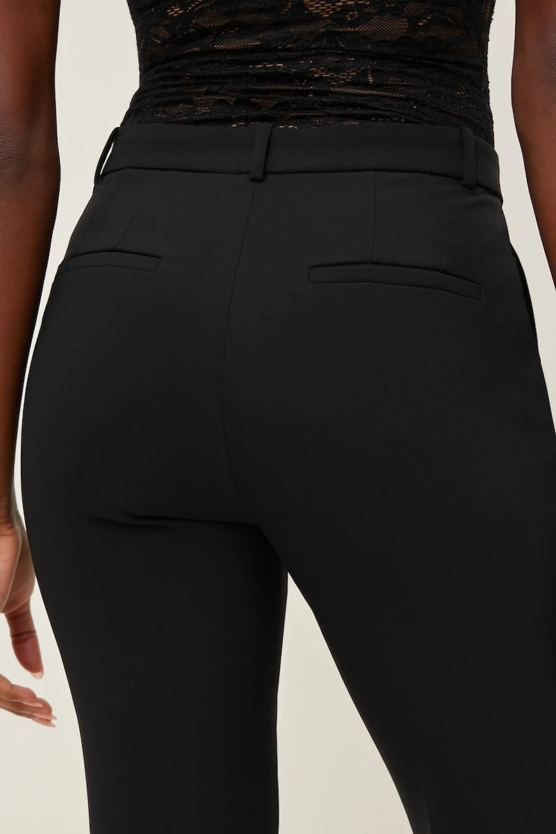 Pantalon ajusté à jambe droite taille haute
