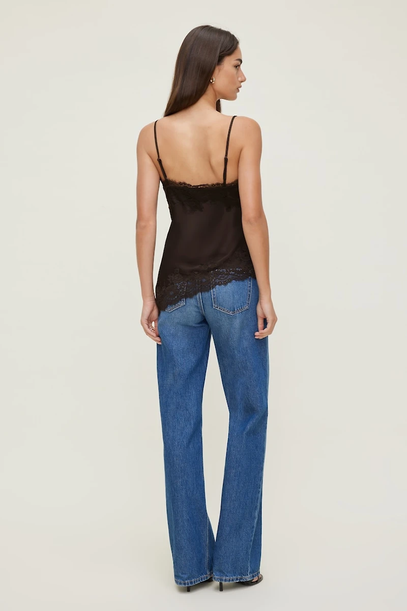 Camisole asymétrique en satin à bordure de dentelle Cassie