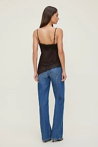 Camisole asymétrique en satin à bordure de dentelle Cassie